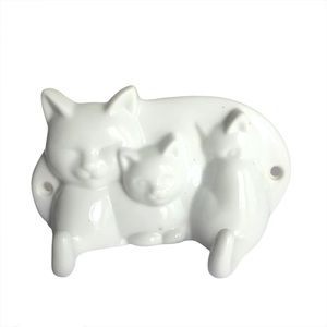 Avon Ceramic Cat and Kittens Hook Hanger